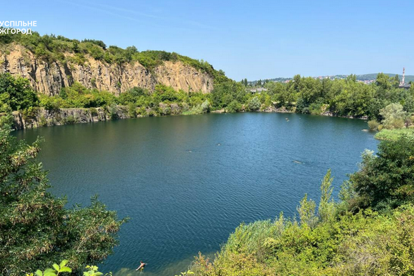 В Ужгороді на озері Кірпічка потонула людина