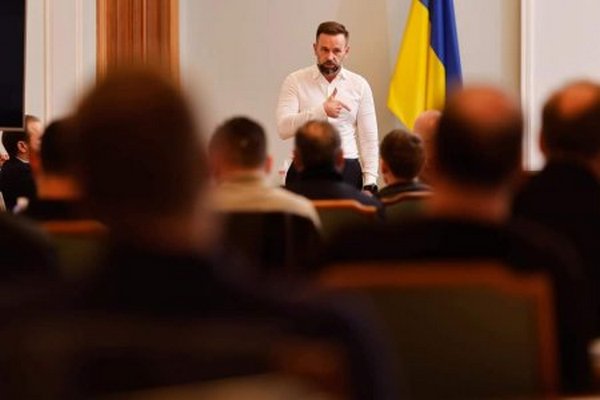 В Офісі Президента відбулася розширена нарада під головуванням Заступника очільника ОПУ Віктора Микита та керівників областей.