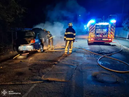 У Мукачеві загорівся легковий автомобіль