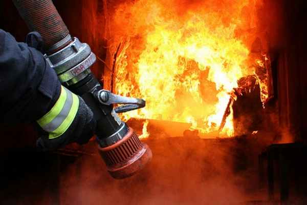 Масштабна Пожежа на Виноградівщині: Будинок у Широкому Знищено Вогнем