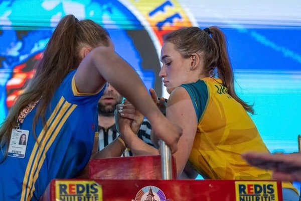 Закарпатська Спортсменка Богдана Лехман Здобула Золото Чемпіонату Європи з Армрестлінгу