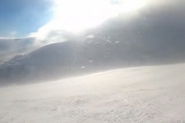 Шквальний вітер, мороз і хуртовини: Рятувальники оприлюднили відео з високогір’я Карпат