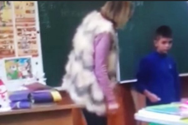 У школі на Рахівщині зняли знущання вчительки над учнем: била, обзивала, принижувала (ВІДЕО)