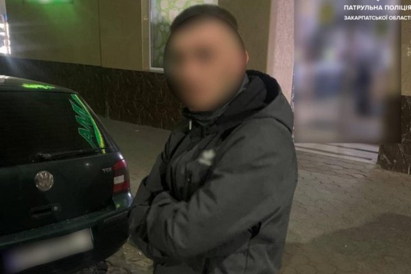 В Мукачеві спіймали водія під кайфом з наркотиками у кишені (ФОТО)