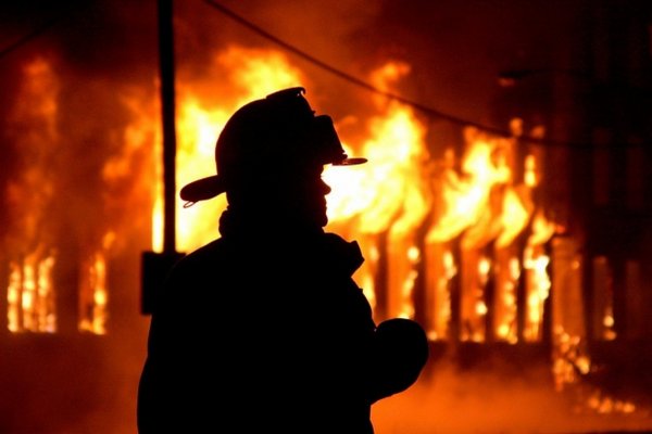 Пожежа на Тячівщині: Вогонь вщент знищив будівлю