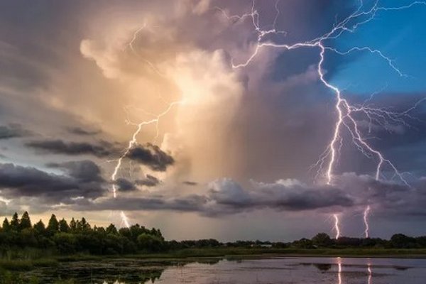 На Закарпатті штормове попередження і прогнозують дощі та грози