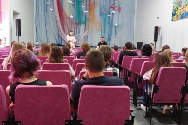 Не на часі: у Мукачеві скасували Парад випускників