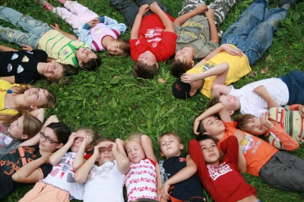 Тривалу дистанційку цього літа на Закарпатті компенсують літнім відпочинком у шкільних таборах (ВІДЕО)