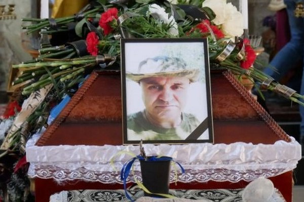 У Сваляві поховали загиблого на Херсонщині солдата Віктора Шияна