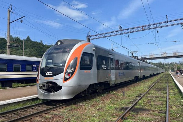 Укрзалізниця додала ще один поїзд між Києвом та Ужгородом