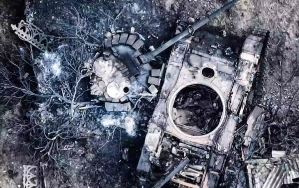 Закарпатський легіон спалив ворожий танк (ФОТО)