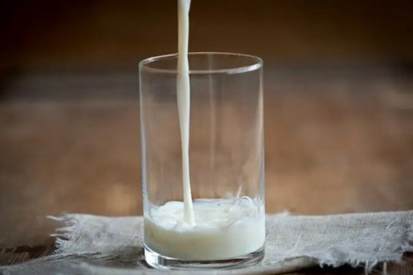 Вчені назвали молоко напоєм, що продовжує життя