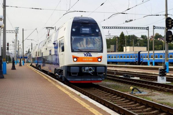 Між Києвом та Ужгородом почав курсувати поїзд Інтерсіті