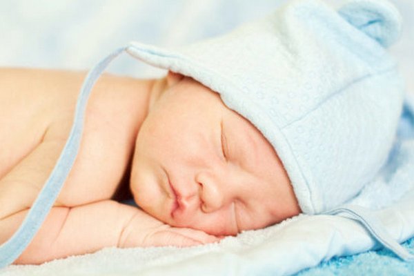 На Закарпатті новонароджених малят тестують на 21 рідкісне захворювання