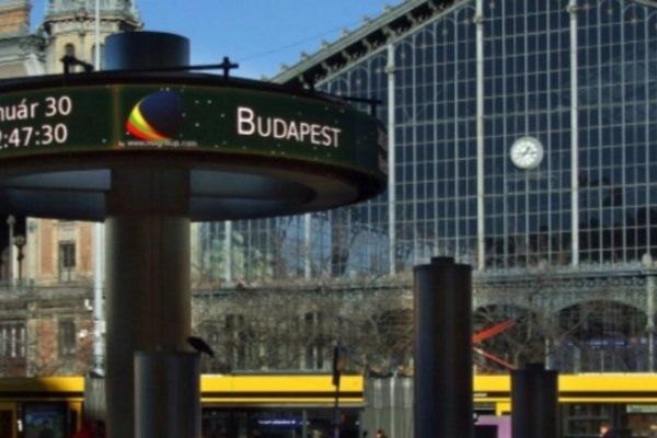 На вокзалі в Будапешті мати із Закарпаття випадково «забула» восьмирічну дочку