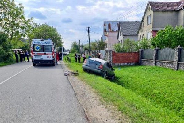У селі Нове Давидково водій автомобіля «Skoda» вбив велосипедиста