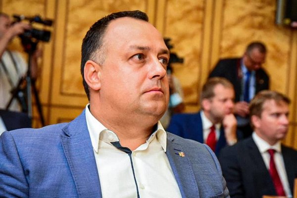 Голова Закарпатської обласної ради написав заяву про припинення повноважень