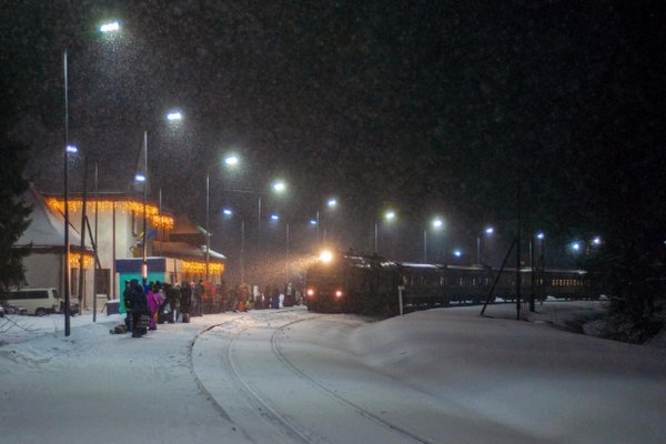 На Львівщині знеструмлено 300 населених пунктів: потяги на Закарпаття прибудуть із запізненням