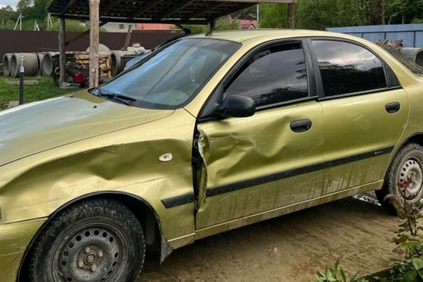 На Тячівщині п'яний чоловік вкрав автомобіль і двічі потрапив на ньому в ДТП
