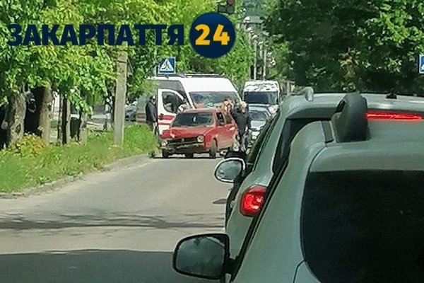 В Ужгороді сталася ДТП за участі швидкої