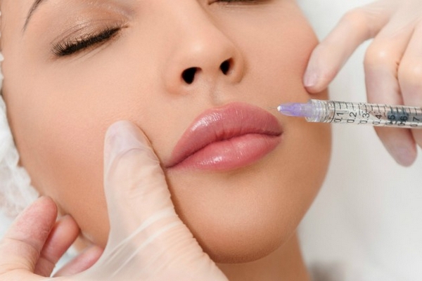 Контурная пластика губ: преимущества процедуры