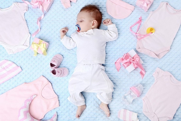 Приємні турботи: вибір брендового одягу для новонароджених