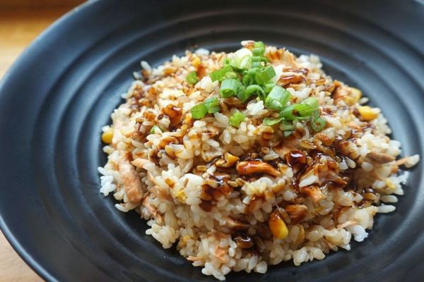 Цікаві добавки при варінні рису, завдяки яким він вийде смачним, розсипчастим і апетитним
