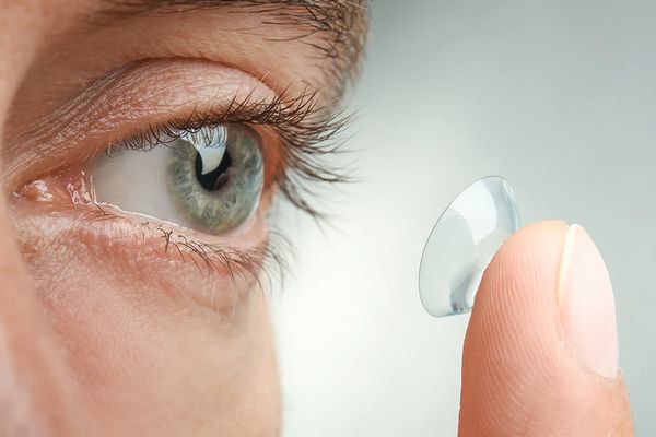 Догляд за контактними лінзами: поради та рекомендації для оптимального