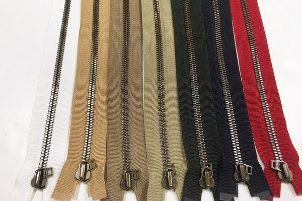 Почему выбирают молнии YKK и где их можно выгодно купить оптом