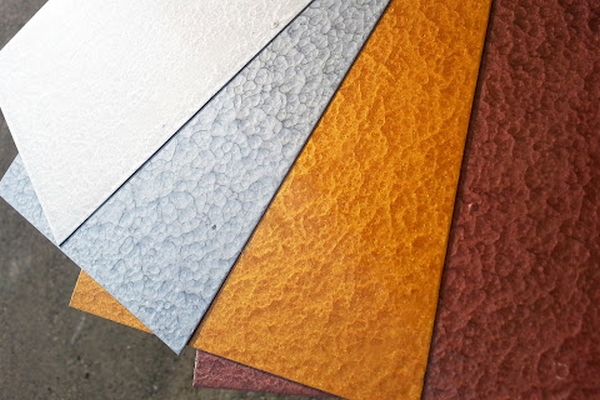 Молоткова емаль: в чому її особливості та які вона має переваги