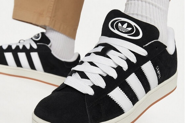 чорні кросівки Campus